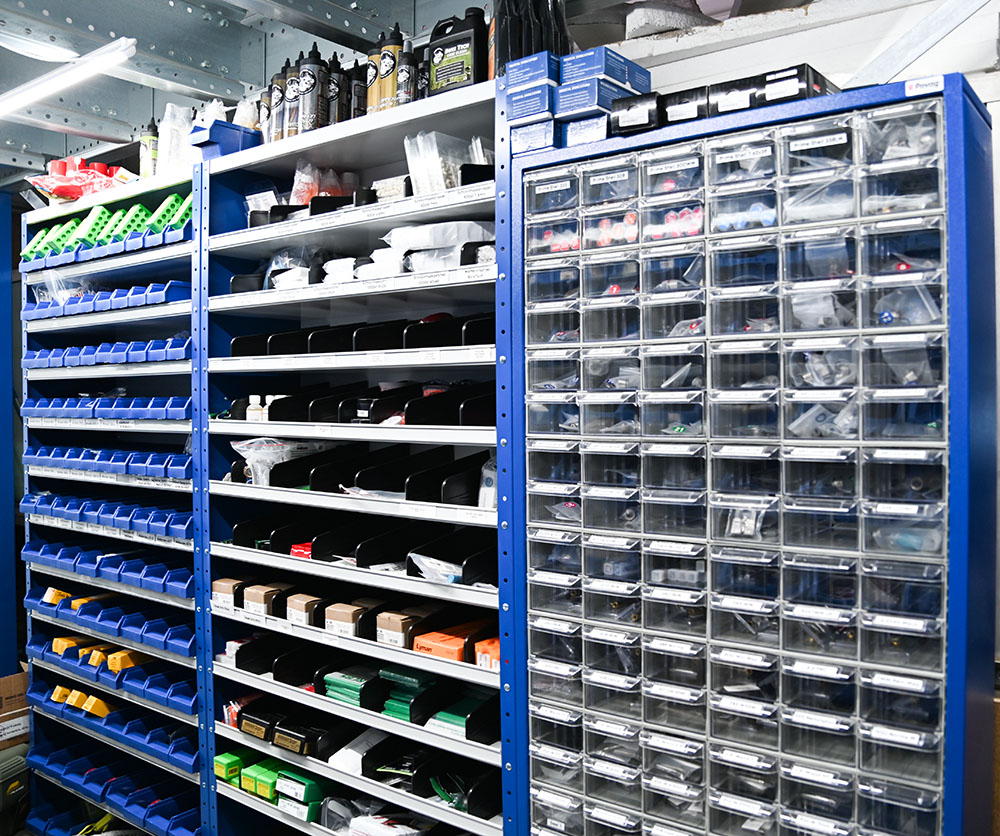 Hop.nl showroom with precision reloading products and shooting sports equipment