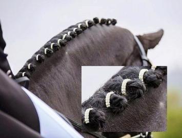 Equidivine Diamond Braid Elastics Red 20 pieces -- Dale un toque de brillo a tus trenzas con estos elásticos de trenza de diamantes.