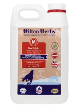 Hilton Herbs Lam X Gold. -- (voorheen Nav X Gold) Ter ondersteuning van de hoef en bevordering van de doorbloeding.